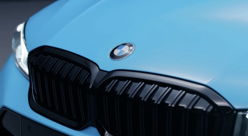 Yarış ruhunun imzası, mavinin en cesur rengi: Borusan Turkish Blue. | Borusan Oto